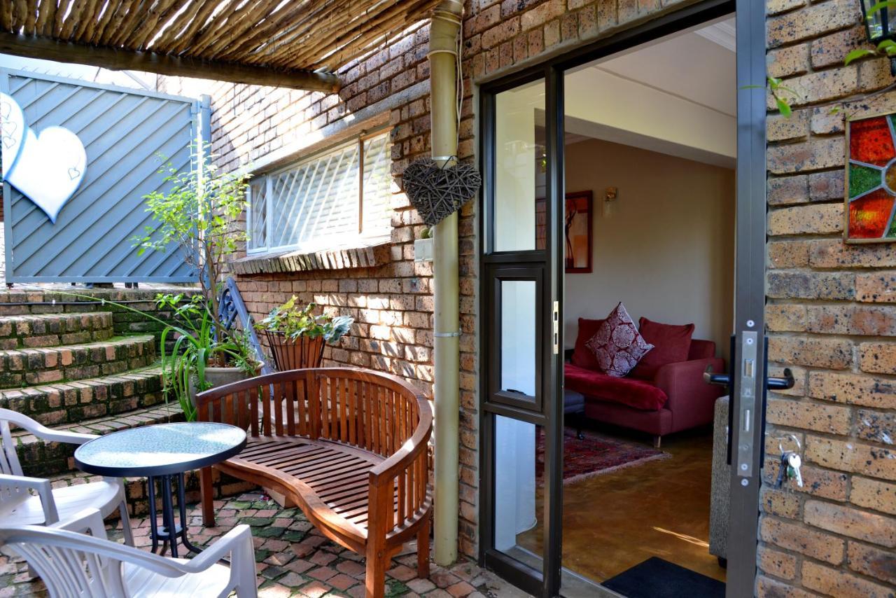 Annie'S Boutique Guesthouse And Garden Spa Hartbeespoort Exterior foto